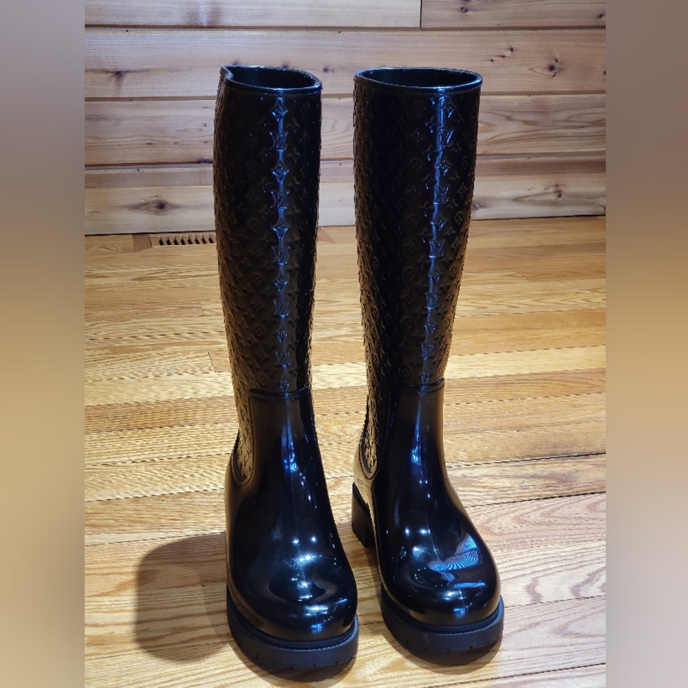 Black LV rain boots size 36 Eu - Picture 5 of 5
